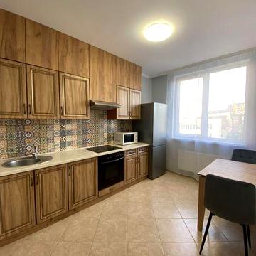 Ліко-град Юлії Здановської 50/2 перша здача Васильківська Максимовича