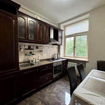 Круглоуніверситетська вул., 13