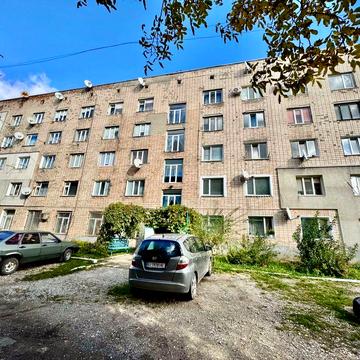 Продається 2-кімнатна квартира смт. Заводське