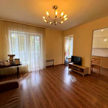 Лазаря Глоби вул. (Андрія Фабра), 4