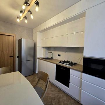 Подільська вул., 10/3