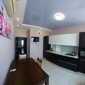 Сдам кухню студию и спальню в ЖК Альтаир /Люстдорфская дорога 55.
Обща