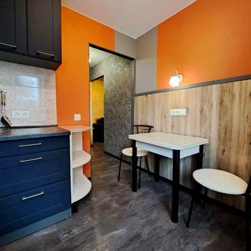 Дмитра Яворницького просп. (Карла Маркса), 8