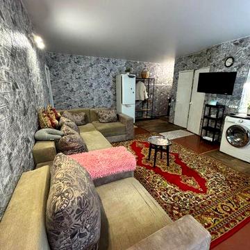 Здається в оренду 3-х кімнатна затишна квартира центр 2-й поверх