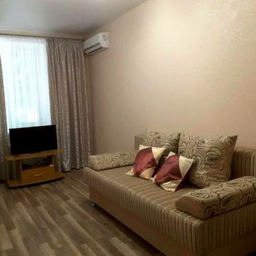 Базарна вул., 65