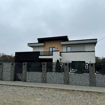 Миколайчука