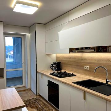 Угорницька вул., 10