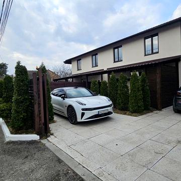 Два таунхауса в клубном доме 200 м2.