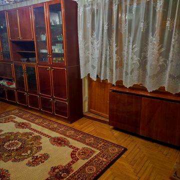 Сдаётся 2 ком квартира  долгосрочно