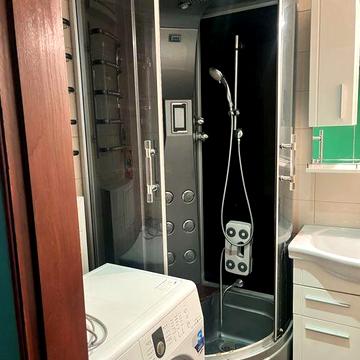 Терміновий продаж 2 ки недалеко від пл. 700- річчя