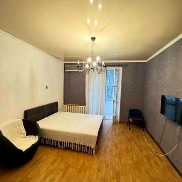 Центр города . В продаже двухкомнатная квартира