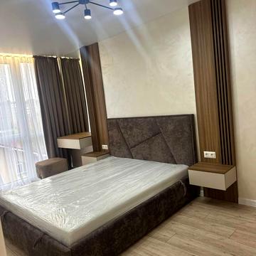 Богдана Хмельницького вул., 94