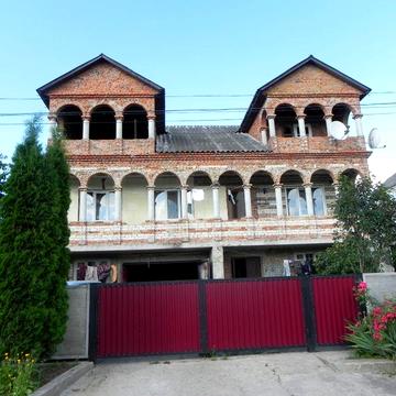 Продам половину нового будинку