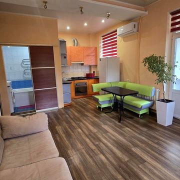 Героїв-Підпільників просп. (Дзержинського), 28