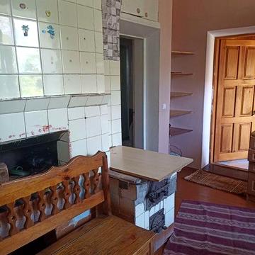 Здається окреме житло для одного чоловіка