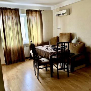 Русанівська набережна вул., 12