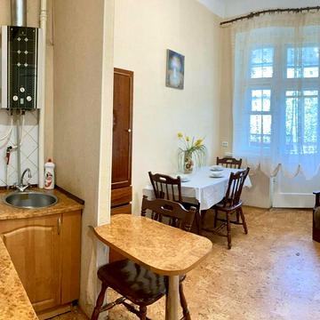 Юри Зойфера вул. (Анрі Барбюса), 3а