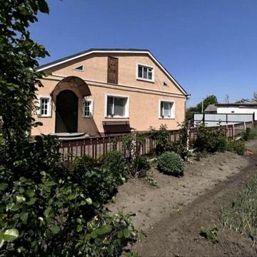 Терміновий продаж частини будинку зі всіма зручностями.