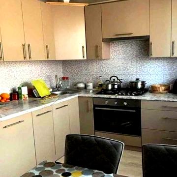 Продам 2х комн кв возле м Дворец Спорта 3/5 с капит ремонтом, меб, тех