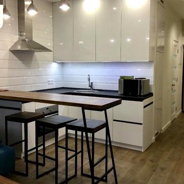 Середньофонтанська вул., 35