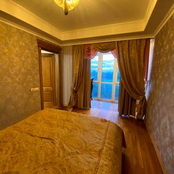 Володимира Івасюка просп. (Героїв Сталінграду), 2-Д