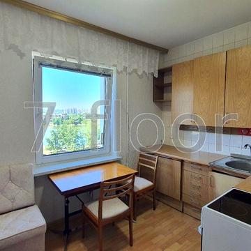 Ревуцького вул., 7