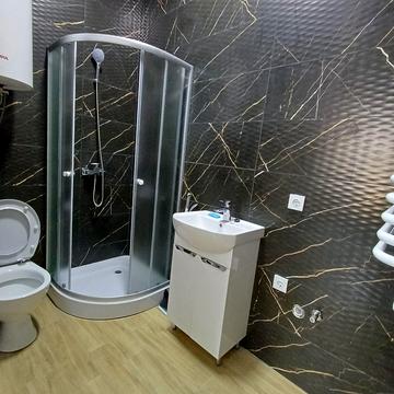 Богдана Хмельницького вул., 12