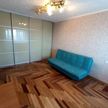 2к. квартира. Шевченківський р-н. Не торець.