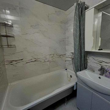 Космонавтів вул., 38/17