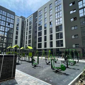 Івана Франка вул., 2б