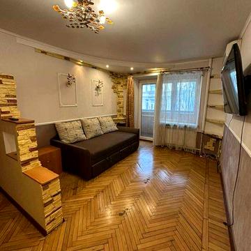 Продам 2 Комн. квартиру в центре города