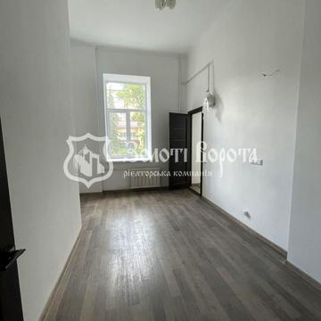 Велика Васильківська вул. (Червоноармійська), 81