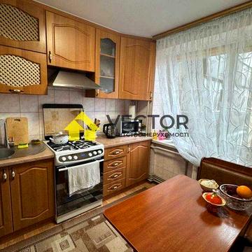 Трикімнатна квартира в Цегляному будинку