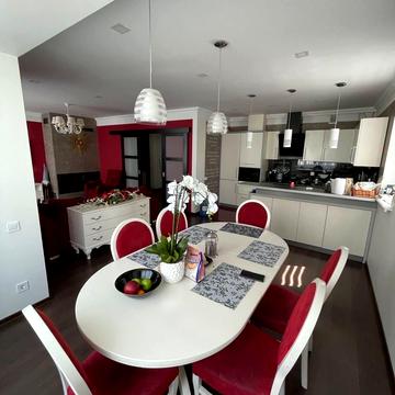 Карла Мікльоша вул., 13