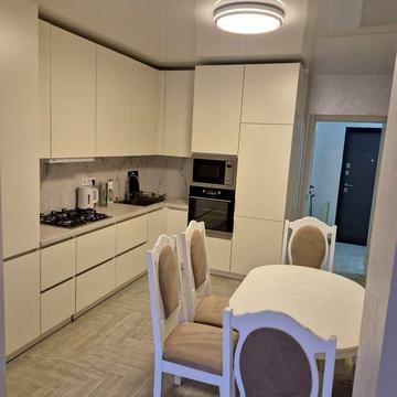 Здається вперше двохкімнатна квартира 9 район.