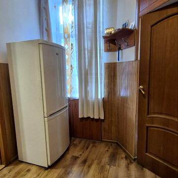 Сергія Єфремова вул., 11