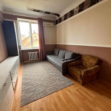 Паторжинського вул., 17