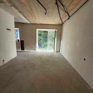 Продам 2 к квартиру Центр Артема подготовлена ​​под чистовую отделку