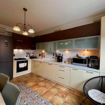 Винна Гора вул., 12