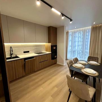 Романа Левицького вул., 15