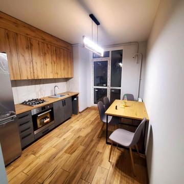 Залізнична вул., 9