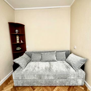 Василя Тютюнника вул. (Анрі Барбюса), 5-Б