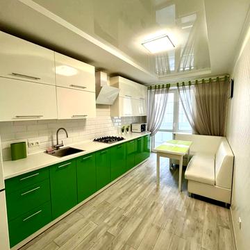 Набережна Перемоги вул., 62