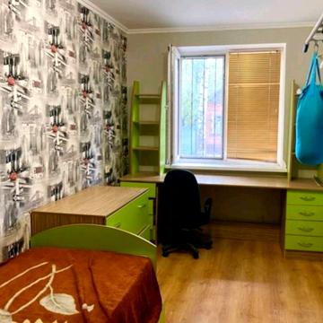 Берестовська вул. (Пушкіна), 22