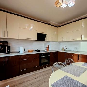 Ясинуватський пров., 11