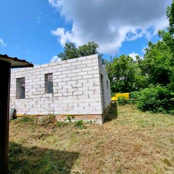 Вороніна. Продається розпочате будівництво будинку , поруч зупинки.