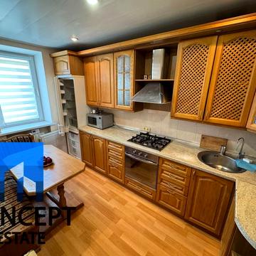 Олександра Кониського вул. (Володарського), 13