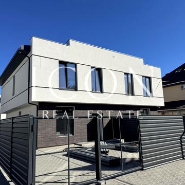 Зоряна вул.