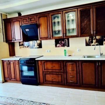 12-та Поздовжня вул., 16