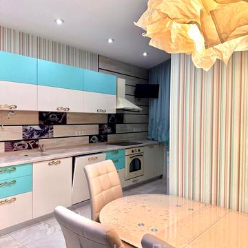 Анни Ахматової вул., 30